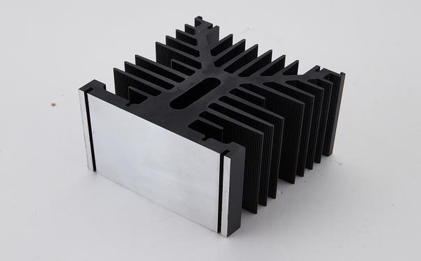 黑色工業妖精视频免费在线观看散熱器